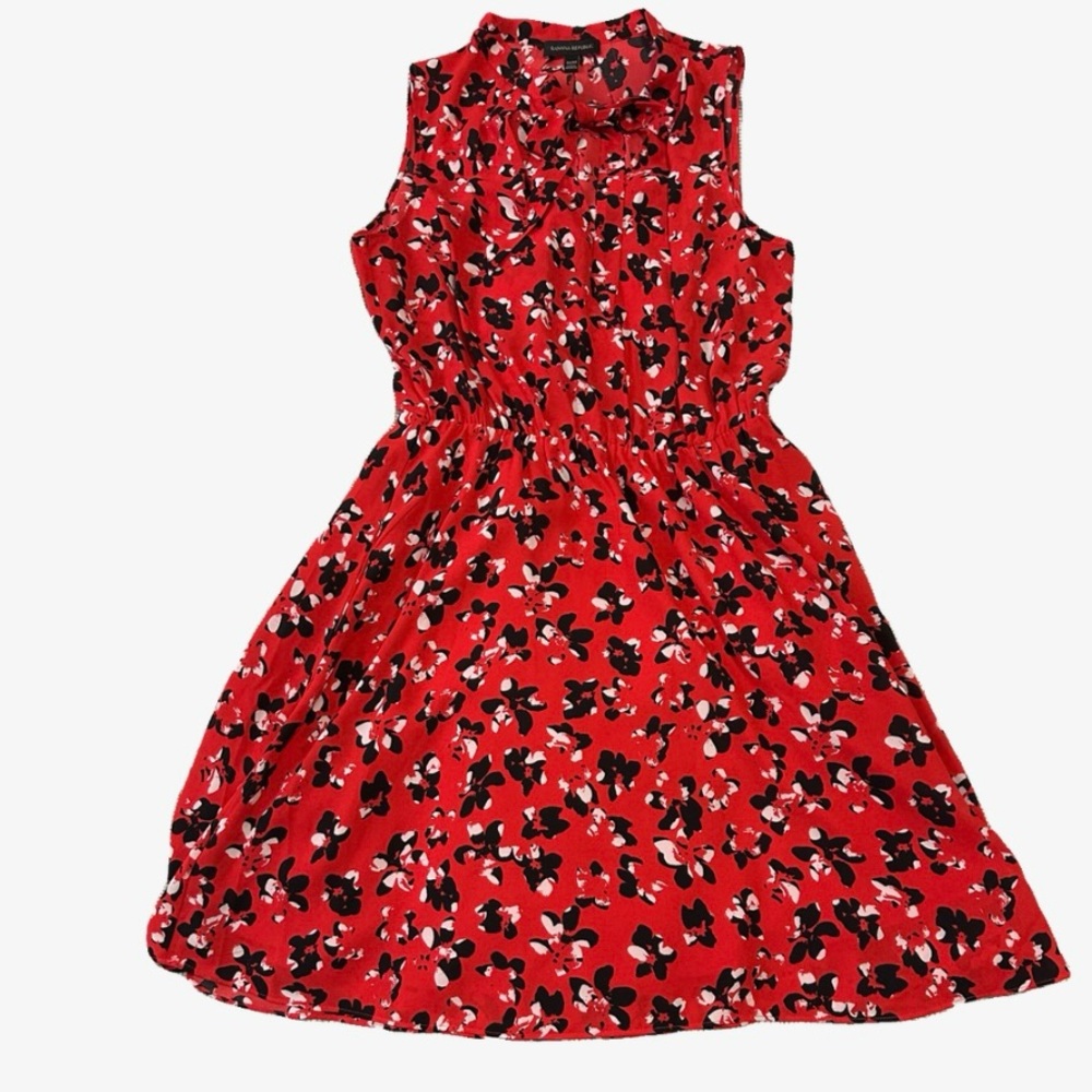 NWOT Banana Republic Red and Black Floral Print Tie Neck Dress